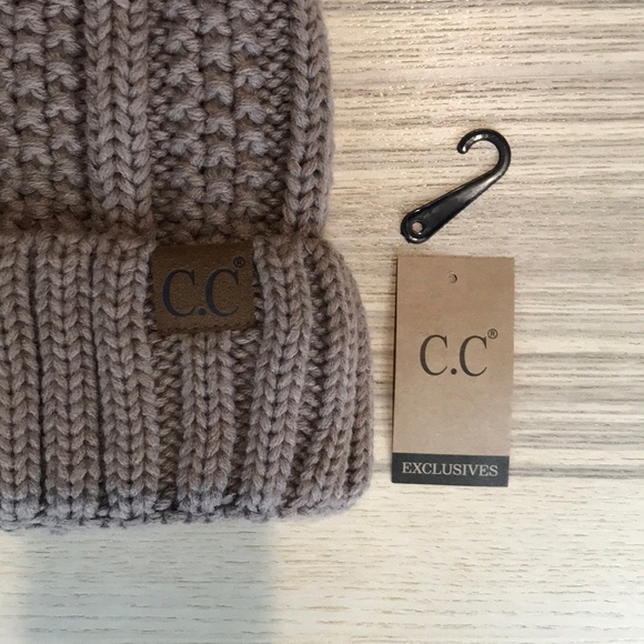 CC Taupe Fleece Lined Beanie NWOT - Picture 3 of 8